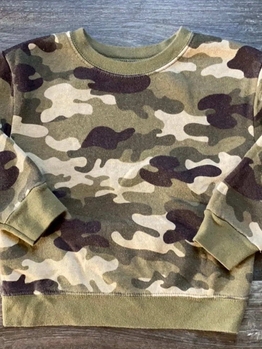 Boys 2 pc sweatshirt bundle size 3T